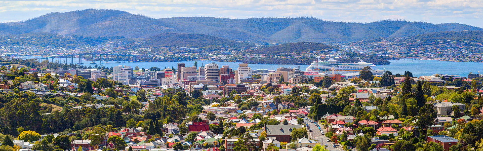 FOOD, WINE & YACHT RACE IN TASMANIA